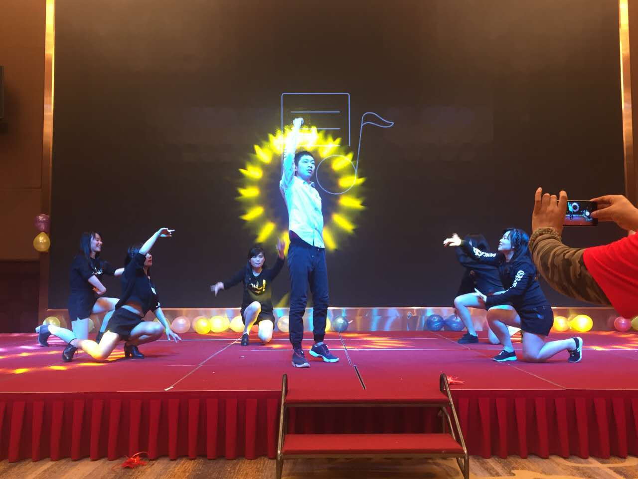《群魔亂舞節(jié)目》.jpg